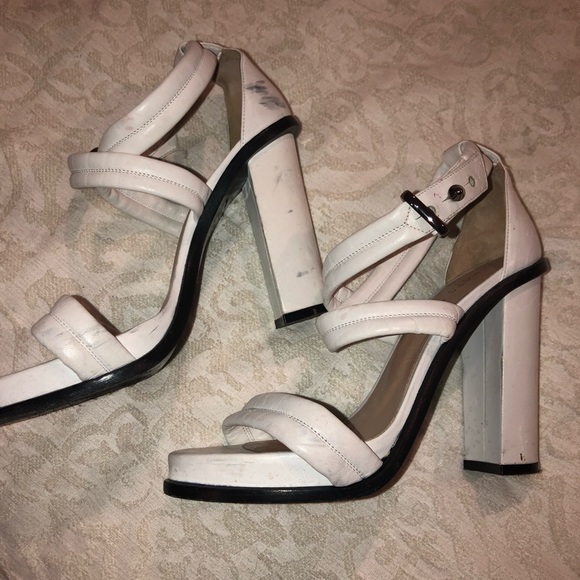 White heel sandals - Picture 2 of 3